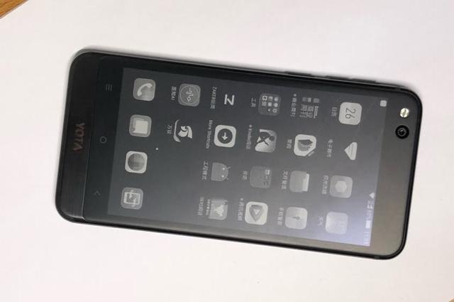 俄罗斯这款双面屏手机跌至1298元,amoled屏 3300mah 骁龙625