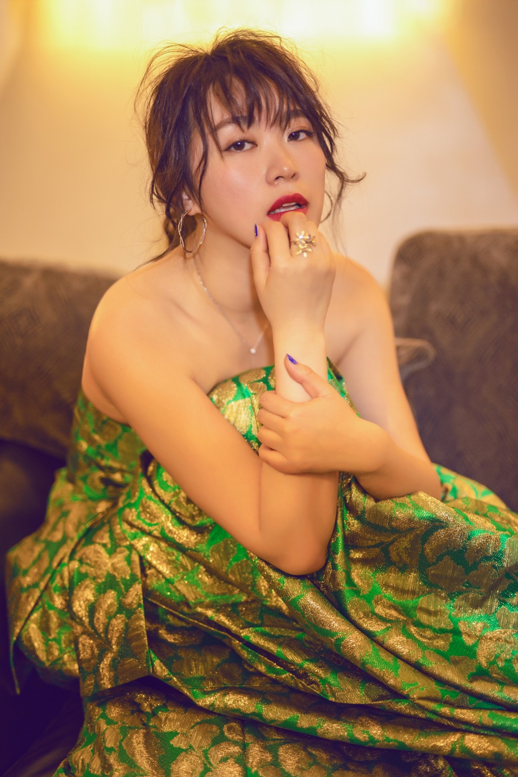 黄璐亮相北影节红毯 一袭绿裙气质满分_新浪看点