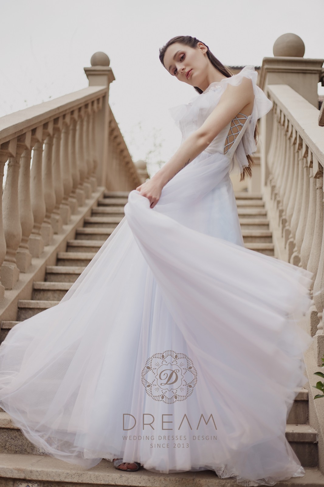 【太原dream新款婚纱礼服·实拍】浪漫包肩彩纱_新浪看点