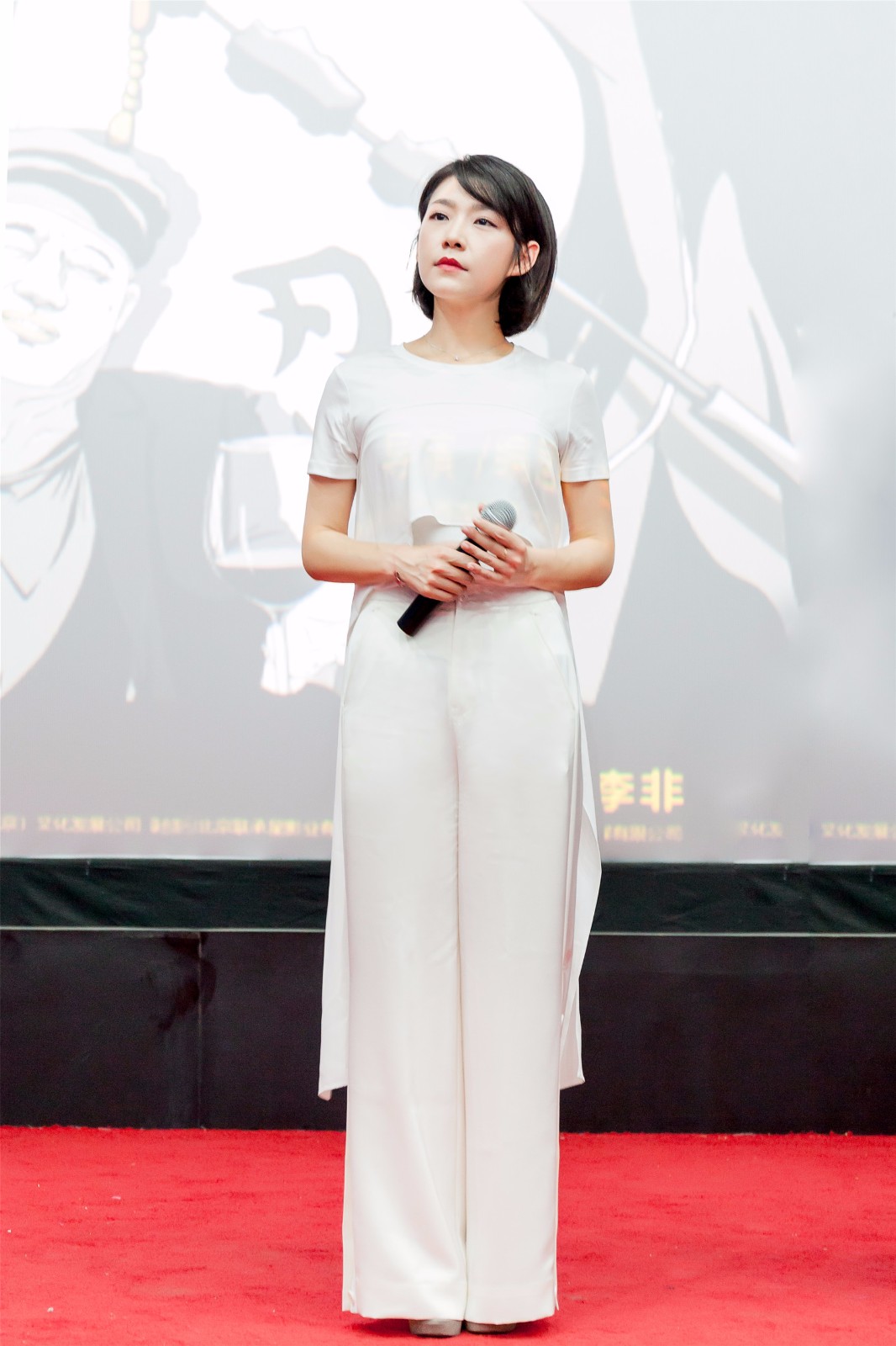 吕晓霖优雅亮相命运速递点映与观众零距离交流