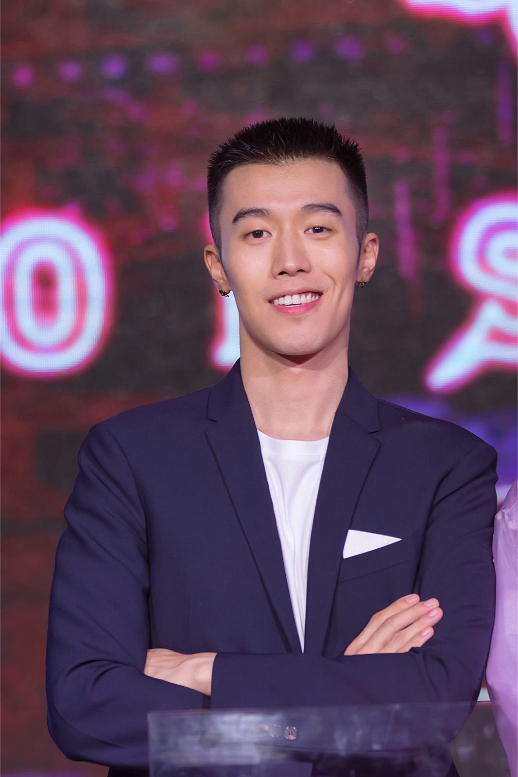 周游《龙虾刑警》首映发布会 新片表现获沈腾夸赞|沈腾|龙虾刑警|周云