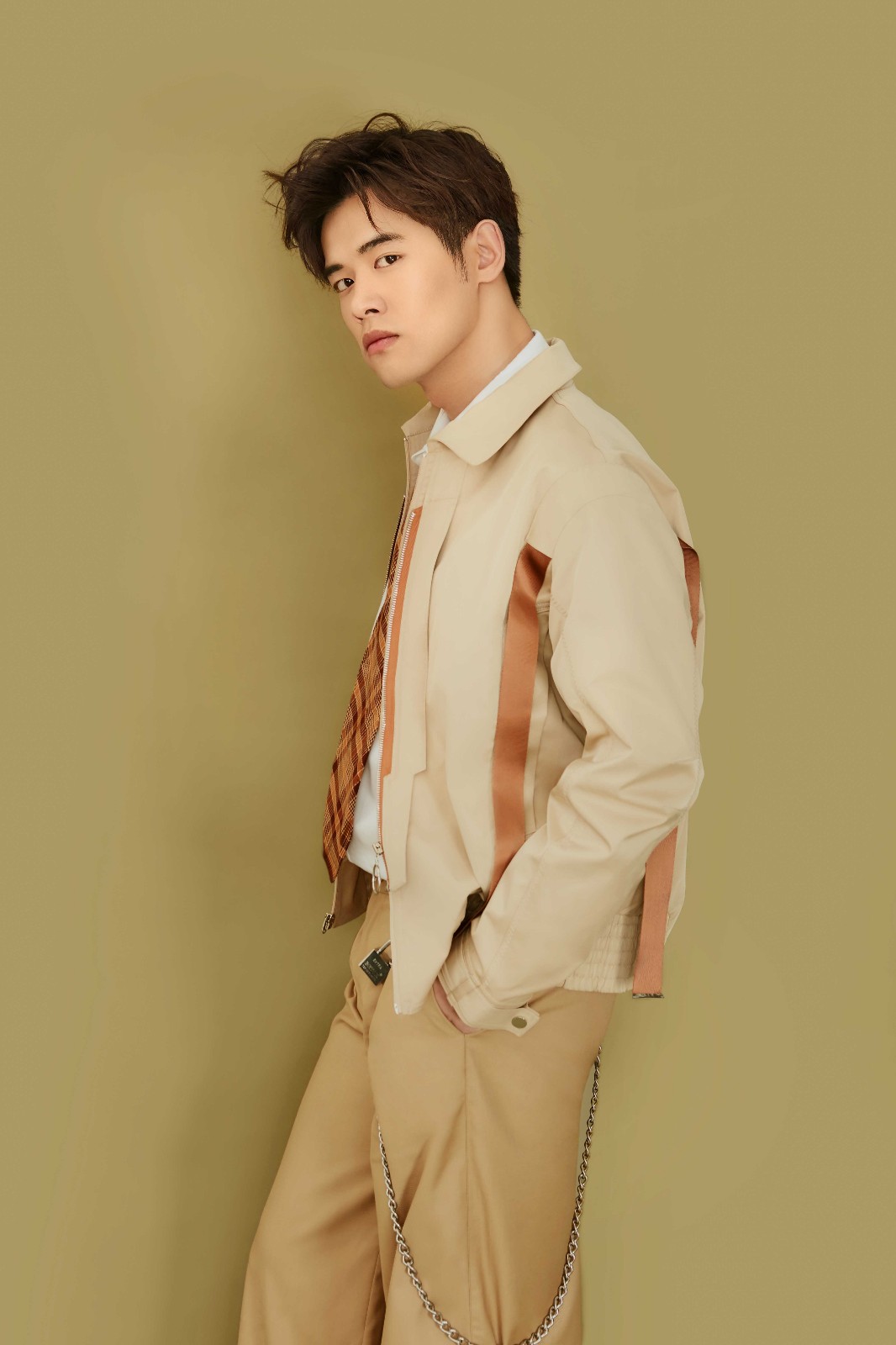 刘冬沁曝光"男友系"写真 时尚有型尽展暖男魅力