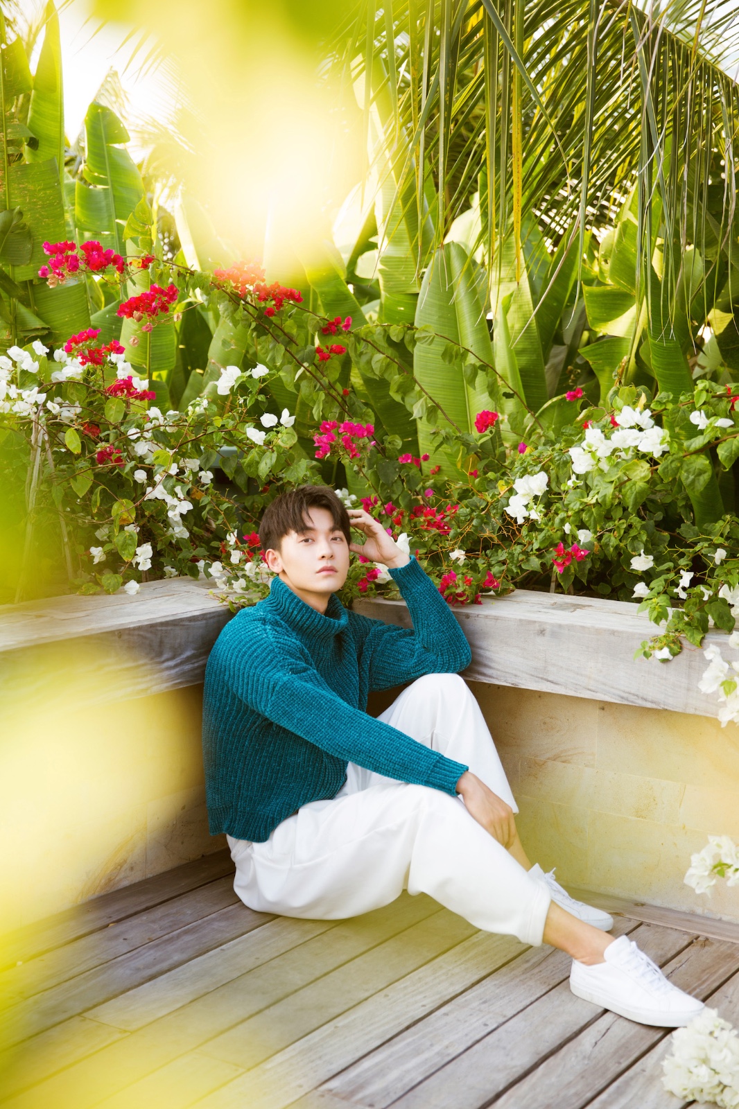 赵志伟初冬写真曝光 阳光干净展温润气质