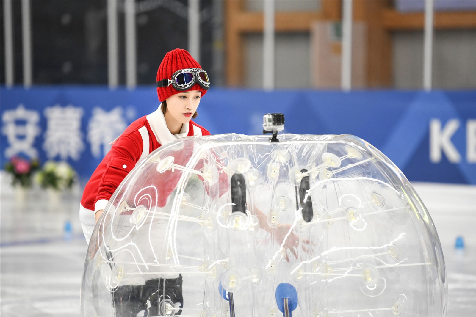 蓝盈莹《奔跑吧》女子力大爆发 "难赢赢"逆袭"大黑牛"展实力