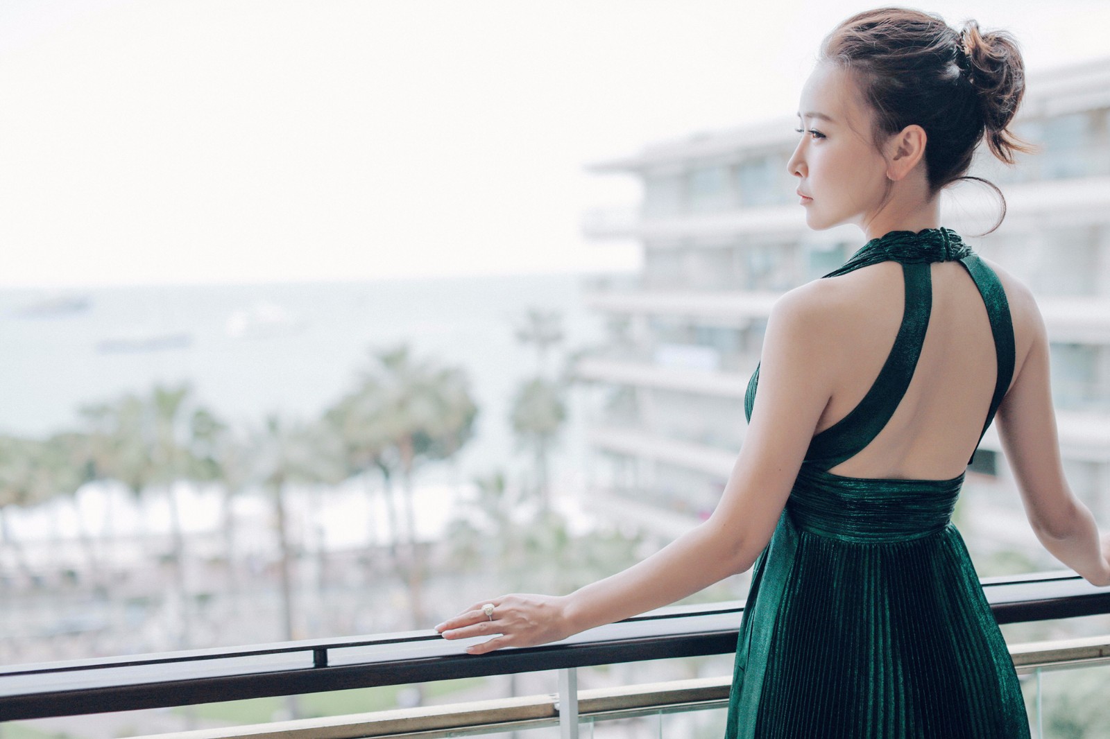 毛俊杰产后公开亮相,再次征服戛纳