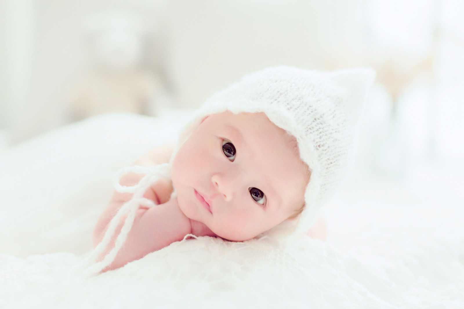 樊少皇贾晓晨爱女小饭兜正面首曝光 一家三口幸福满溢