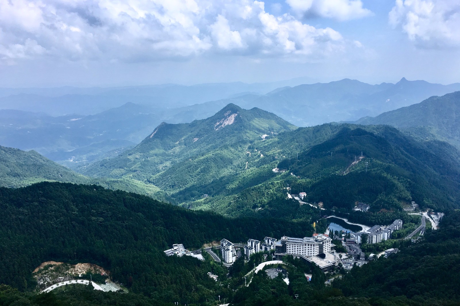 避暑好去处薄刀锋湖北黄冈罗田薄刀锋风景区