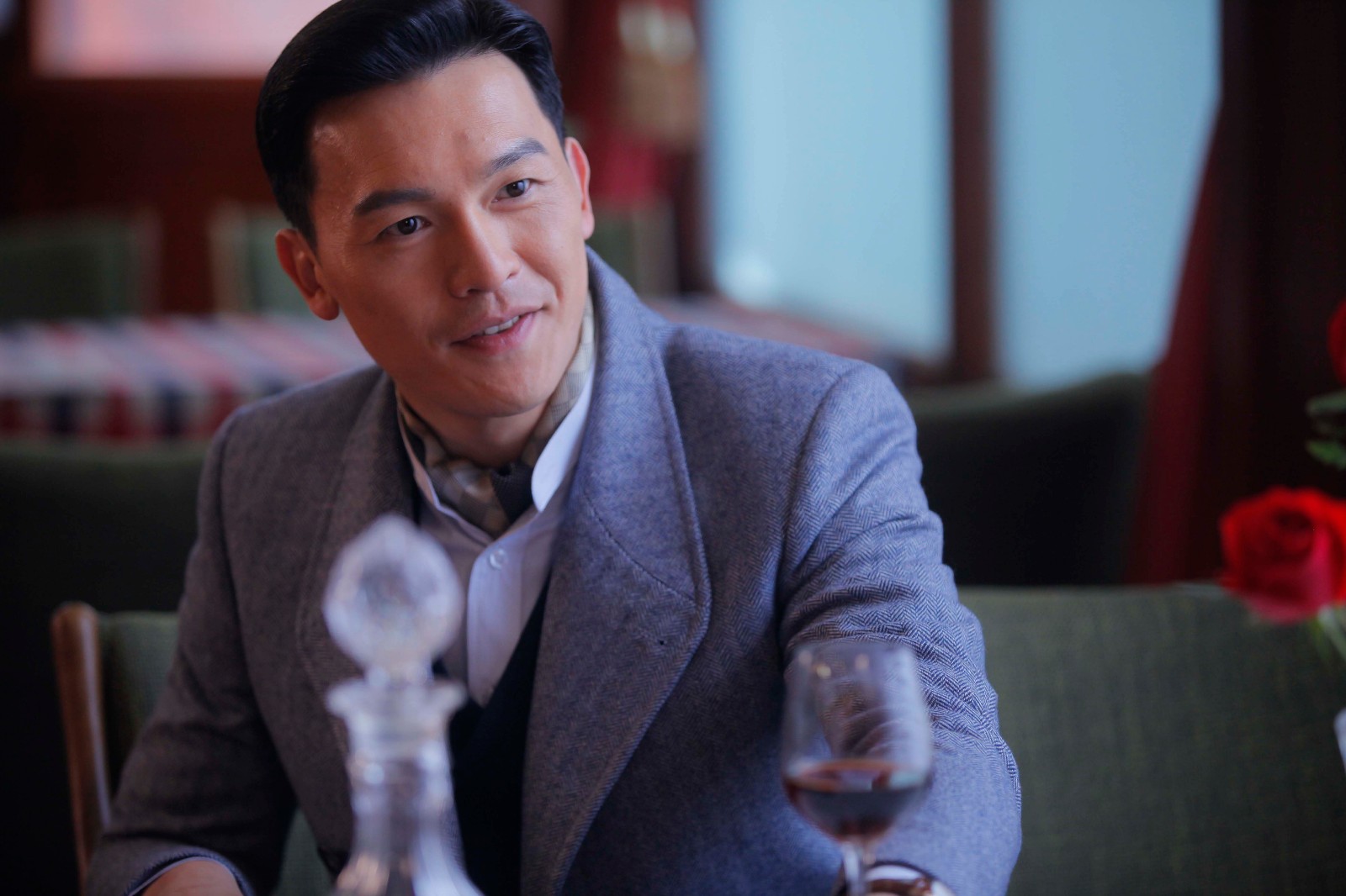 电视剧《怒放的青春》开播 孙信宏冷血无情却难过美人关