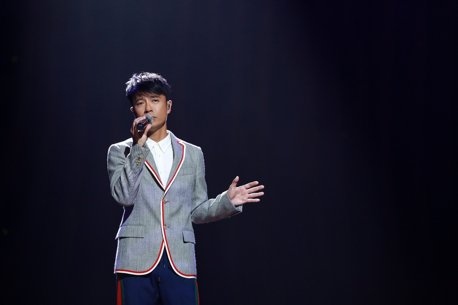 李克勤金曲捞展唱功薛之谦是克勤大哥唱红了丑八怪