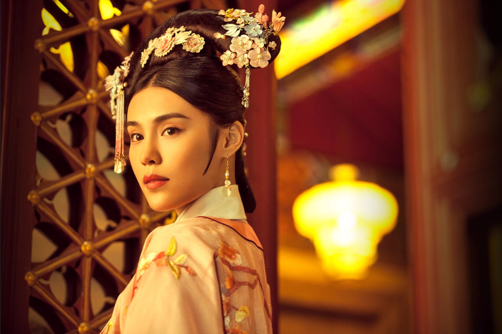 仪贵人韩丹彤清装写真曝光 娇俏清丽颇具正宫之气