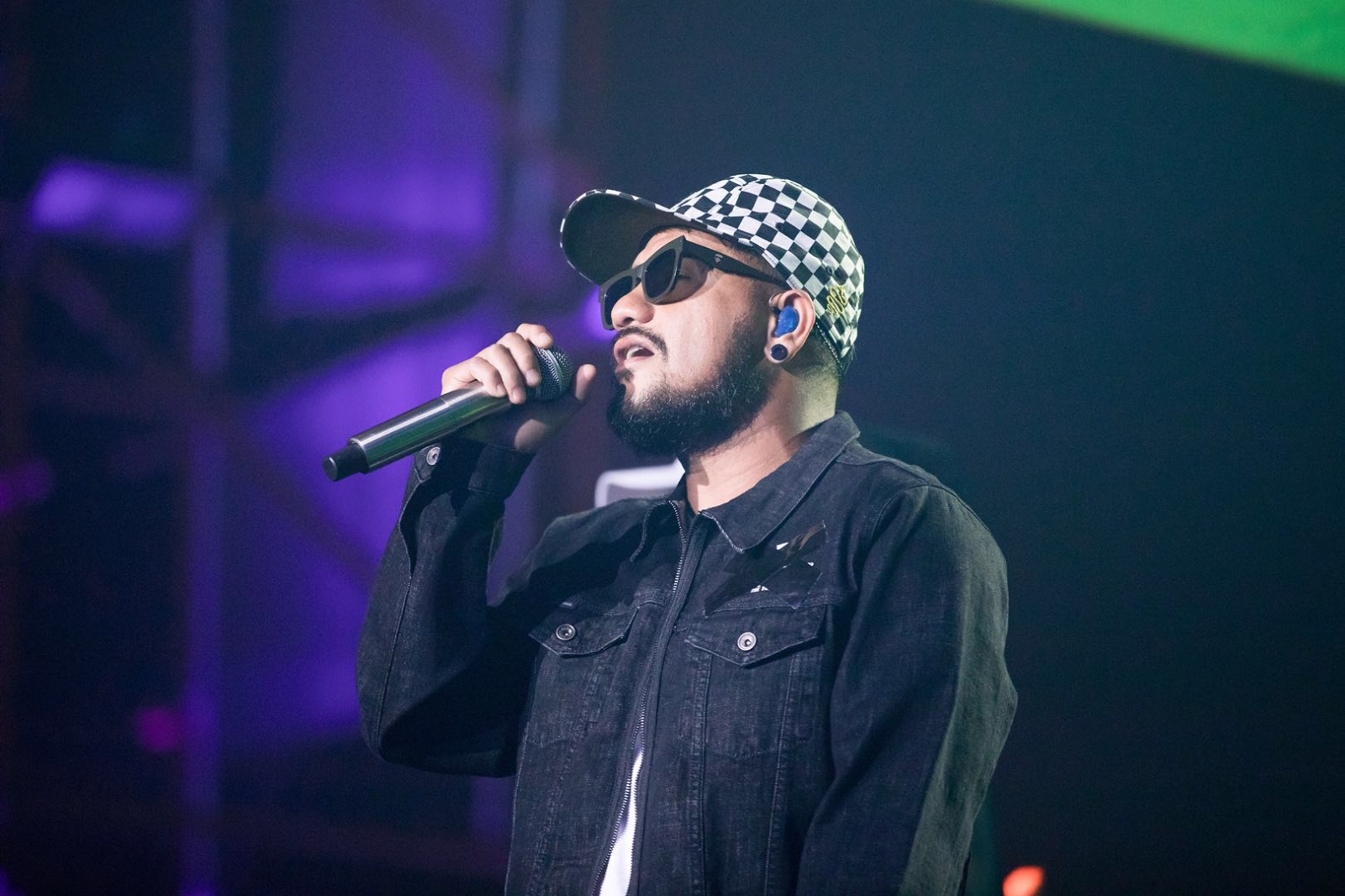 张震岳&热狗mc hotdog战队一上来就铆足十二万分斗志全力备战,紧张