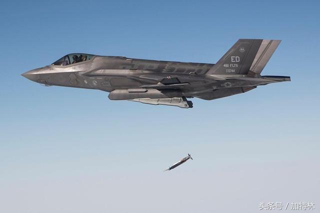 最靠近中国的部队,率先获得了十八般武艺|战斗机|导弹|炸弹_新浪新闻