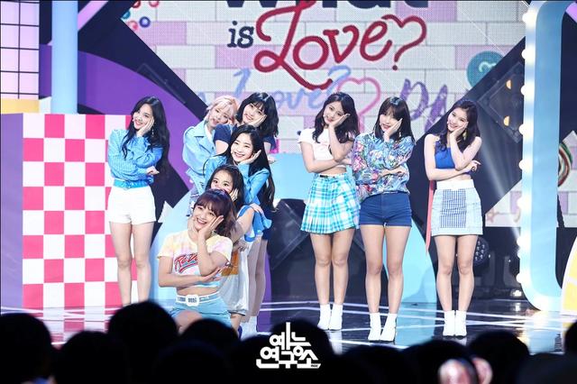 Kpop回归季打歌舞台造型华丽，各大公司女团谁家的烤地瓜赢了？|烤地瓜|造型|造型师_新浪新闻