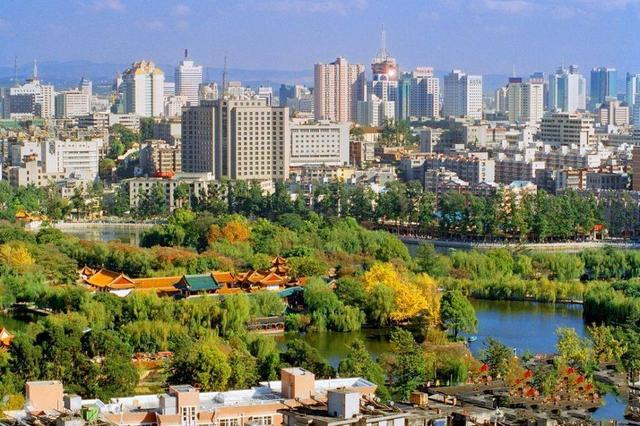 中国最舒适的城市,一年四季不冷不热,夏天最高