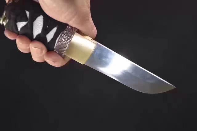 真实格斗中,反手持匕首有什么好处?退伍特种兵告诉你答案