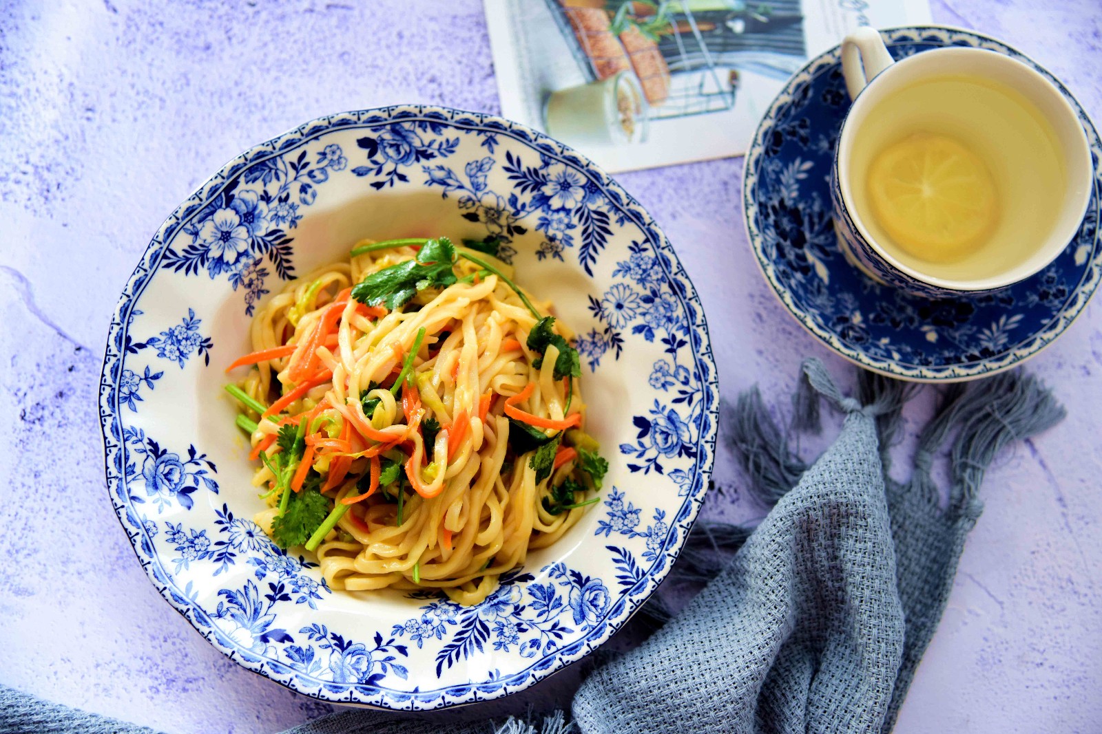 招待朋友只用一盘面,朋友却没翻脸,这盘面究竟多好吃