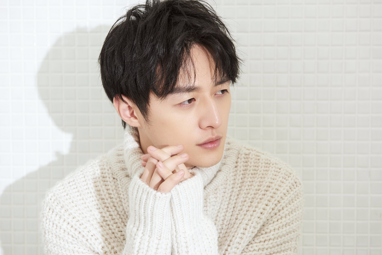 胡耘豪生日写真甜苏撩人 暖心男友等你pick|胡耘豪