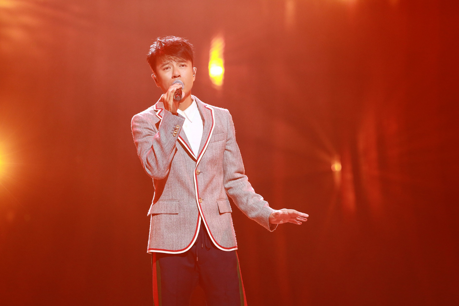 李克勤金曲捞展唱功薛之谦是克勤大哥唱红了丑八怪