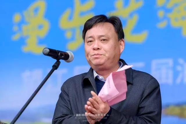 书记李跃云宣布油菜花节正式开幕任红兵个人摄影展任红兵个人摄影展