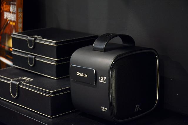 酷乐视r4s:1080p画质 自动对焦,从此在家躺在着看大片