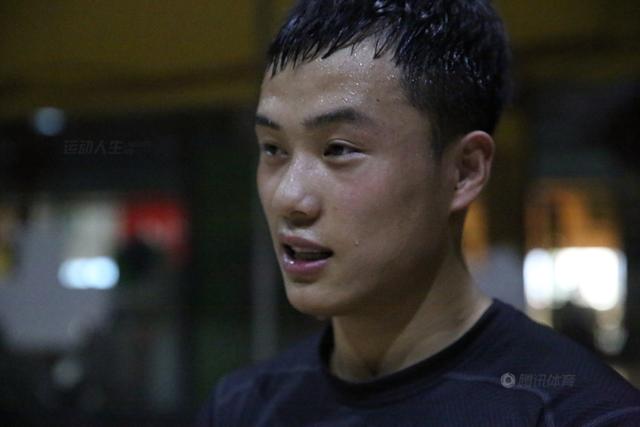 fan号认为,谢雷完全不必局限于武林风这个擂台,应该走出到外边跟广阔