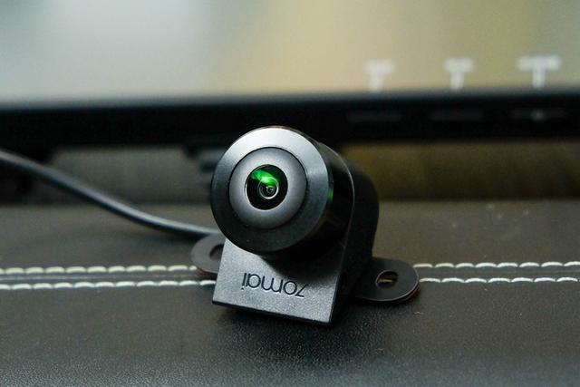 70迈高清倒车影像摄像头配备,配备了高像素的大图像传感器,为720p的