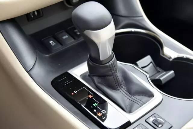 "手自一体"究竟是什么?和手动挡,自动挡有什么不一样?