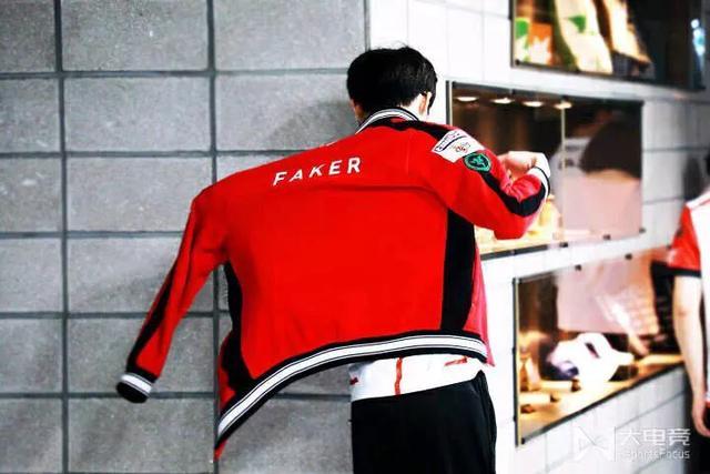 网友评选lol替补梦之队:马润,厂长,faker,uzi,wolf