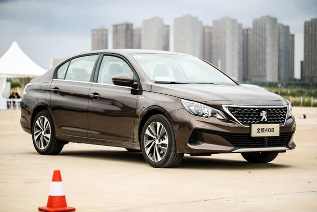 15万预算家用车首选,新款东风标致408上市,实用风格再升级