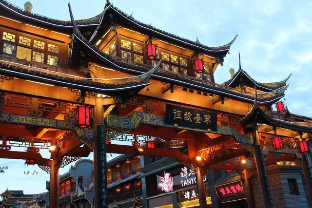 宽窄巷子上榜成都最坑景区网友外地人都被宰怕了你怎么看