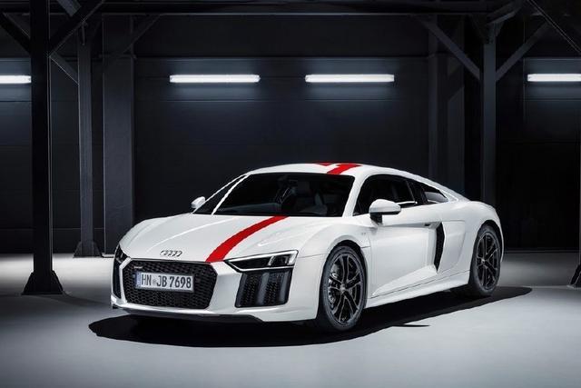 奥迪r八,作为敞篷车,它更快更轻更动感