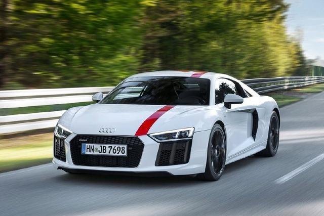 奥迪r八,作为敞篷车,它更快更轻更动感