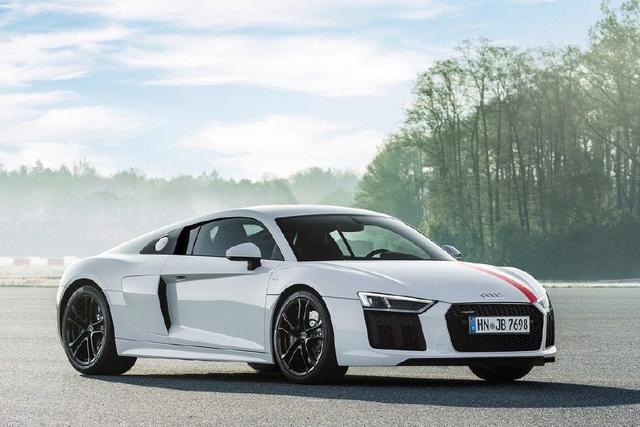 奥迪r八,作为敞篷车,它更快更轻更动感