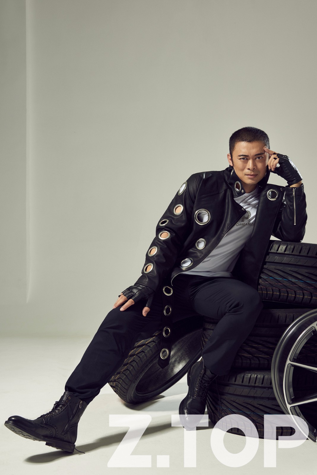 樊少皇最新机车大片曝光复古时尚尽情释放型男魅力