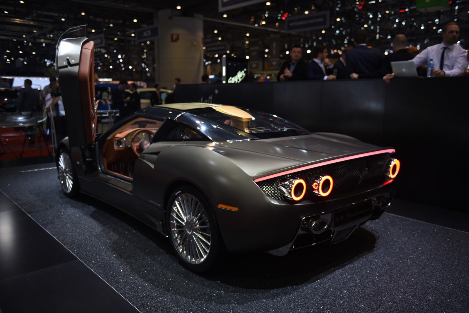 世爵spyker c8 preliator