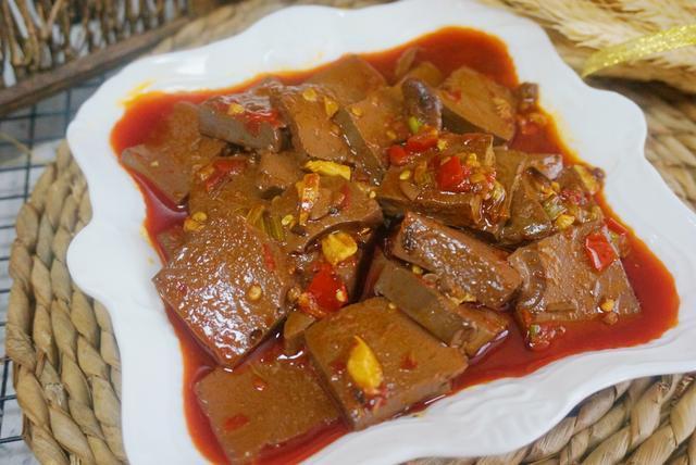 补血菜:猪血怎么炒,又入味又下饭 ?