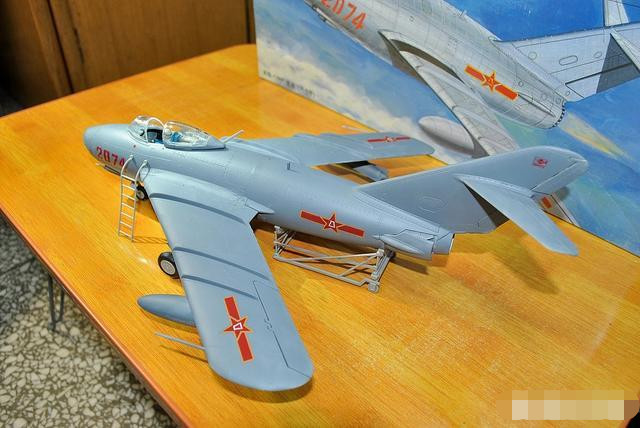 为什么歼10把机翼设计得那么低这里告诉你原因