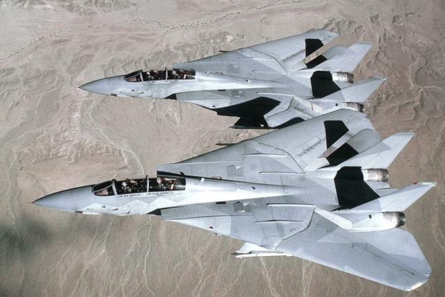 f-14战机作为世界上早期的第三代战斗机,它在气动和结构设计上都独具