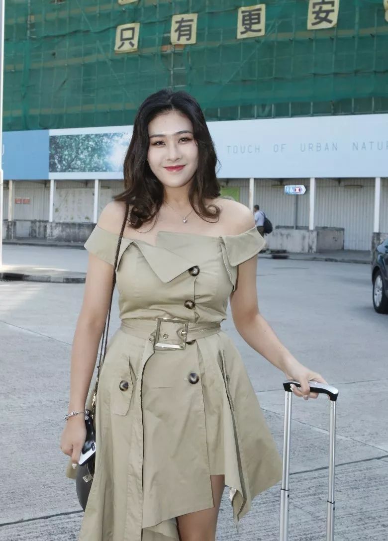 事件,关之琳十八岁闪婚闪离,并且陷入了陈玮琪和富豪马清伟的婚姻当中