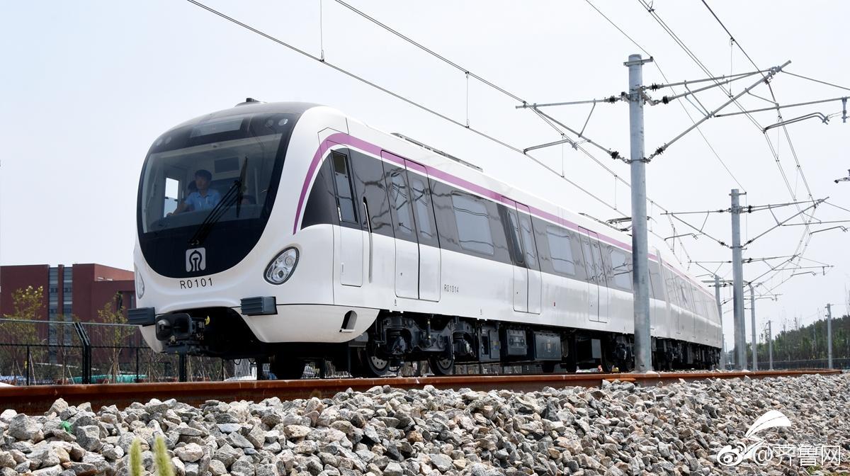 济南r1线首列地铁车"上线试跑" ,快上车