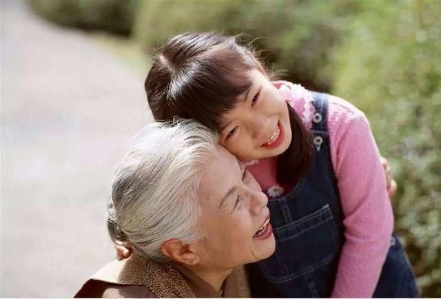 孩子该由奶奶来带,还是姥姥来带呢?两者之间区别可大了