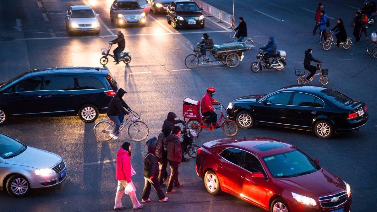 为什么很多人坐过飞机之后,都会觉得,还是高铁好?