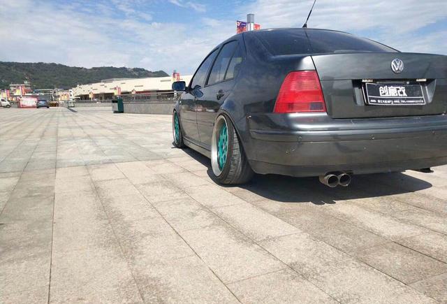 01款1.8t手动豪华版大众宝来改装车 玩的就是这个调调