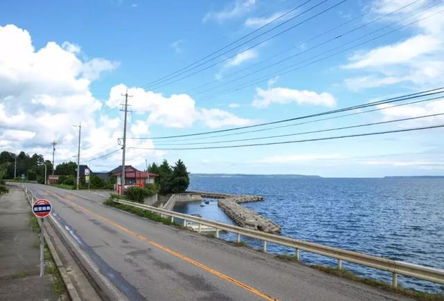 日本一网站专门收集"可以看见海的车站",沿海而行,下车就是海