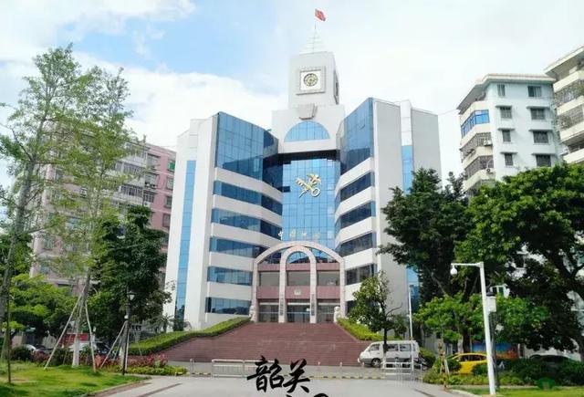 韶城街角|一尊雕像,一座大钟!这里便成了韶关的网红地!