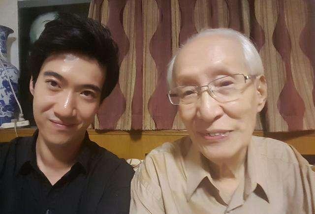 常远为爷爷发文,简单一段话,让人忍不住流泪!