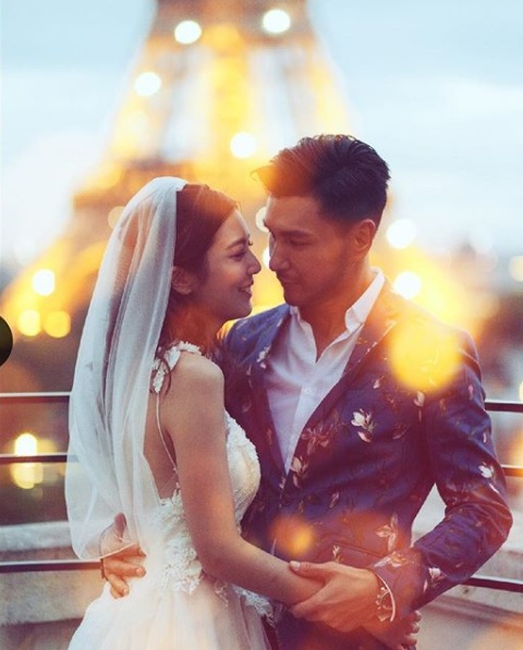 对此陈展鹏也大方承认奉子成婚,表示此前拍婚纱照的时候就发现妻子有