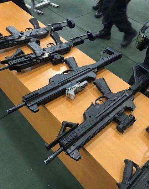 中国特警迎来新型枪械,设计理念先进,79式或将面临淘汰