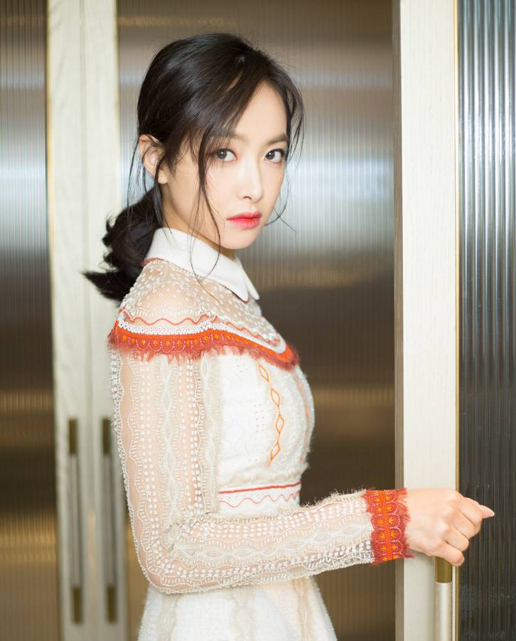 中短发,及肩发,锁骨发,学明星扎低马尾人见人爱