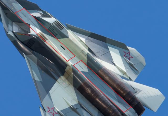 苏-57实战测试打开内置弹舱发射导弹,这次真不是cg